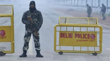 अनुच्छेद 370 हटने के बाद निशाने पर दिल्ली, कमांडो के साथ ‘पराक्रम’ वाहनों की तैनाती- India TV Hindi