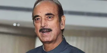 Ghulam Nabi Azad and Jammu and Kashmir Congress chief Gulam Ahmed Mir have been stopped at Srinagar - India TV Hindi