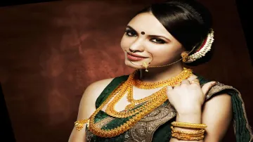 Gold hits new high of Rs 38,820; silver jumps Rs 1,140- India TV Paisa