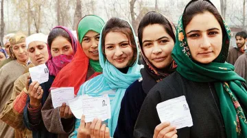 जम्मू-कश्मीर में मार्च 2020 से पहले चुनाव नहीं, बढ़ेंगी 7 सीटें- India TV Hindi