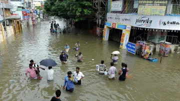 बारिश-बाढ़ से देशभर के 9 राज्यों मे भीषण तबाही, 250 से ज्यादा लोगों की गई जान- India TV Hindi