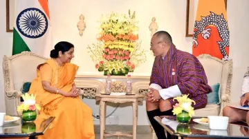 भूटान नरेश ने सुषमा स्वराज की याद में जलाए 1 हजार दीप- India TV Hindi
