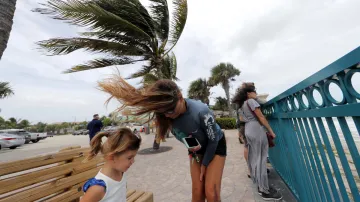 Dorian Hurricane slams Carolinas with wind and rain, Bahamas death toll rises to 30 | AP- India TV Hindi