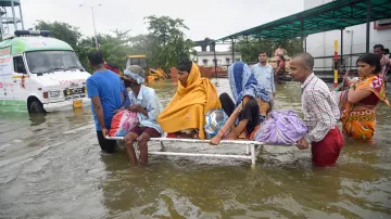 Heavy rains wreak havoc in many states including UP, several killed, more shower likely today- India TV Hindi