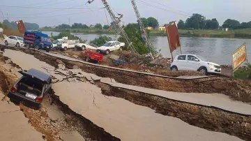 <p>20 dead in Pakistan; earthquake damages upper Jhelum...- India TV Hindi