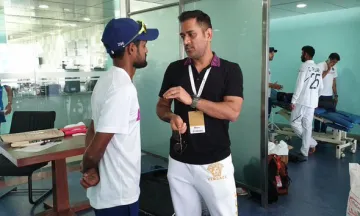 MS Dhoni and Shahbaz Nadeem- India TV Hindi