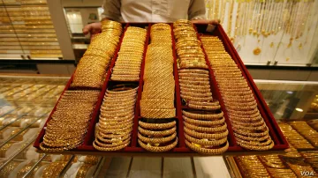 Gold marches higher; up Rs 120 on festive demand, weaker rupee- India TV Paisa
