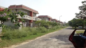 Greater Noida Authority demands more amount for plots bought 20 years back After Allahabad HC Order- India TV Paisa