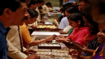 Jewellery industry stares at a dark Diwali- India TV Paisa