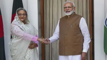 <p>PM Narendra Modi with Bangladeshi PM Sheikh Hasin</p>- India TV Hindi