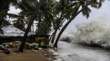 तूफान महा की आहट, गुजरात से महाराष्ट्र तक भारी बारिश का अलर्ट- India TV Hindi