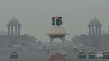 View of Rajpath shrouded in smog in New Delhi.- India TV Hindi