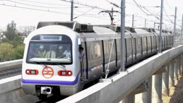 Trains are not halting at Udyog Bhawan and Patel Chowk- India TV Hindi