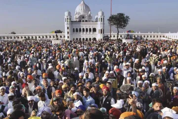 <p>Sikh pilgrims visit the shrine of their spiritual leader...- India TV Hindi