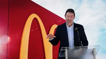 Mcdonald's Ceo Steve Easterbrook Oust Over Consensual Relationship With Employee- India TV Paisa