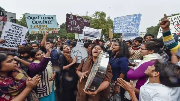 <p>JNU student union will perform outside HRD ministry on...- India TV Hindi