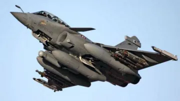 Three Rafale fighter jets handed overIndia, training IAF pilots underway in France- India TV Hindi