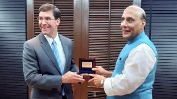 <p>Defence Minister Rajnath Singh with US Secretary of...- India TV Hindi