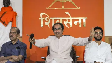 <p>Shiv Sena Chief Uddhav Thackeray with Yuva Sena Chief...- India TV Hindi
