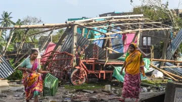 <p>cyclone bulbul</p>- India TV Hindi