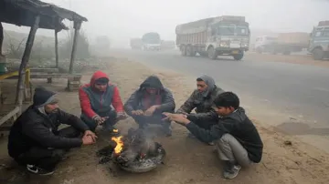 उत्तरी भारत में सर्दी का प्रकोप, हिमाचल में भारी बारिश-बर्फबारी का पूर्वानुमान- India TV Hindi