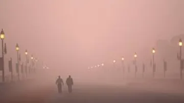 दिल्ली में आज सीजन की सबसे सर्द सुबह, न्यूनतम तापमान 4.2 डिग्री सेल्सियस दर्ज- India TV Hindi