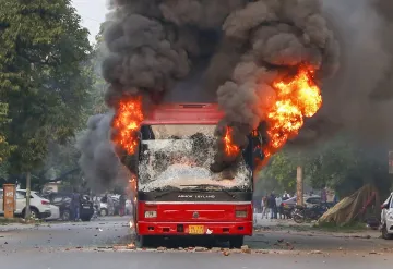 Jamia Bus Burnt- India TV Hindi