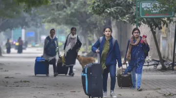 <p>Students leave from Jamia Millia Islamia hostel</p>- India TV Hindi