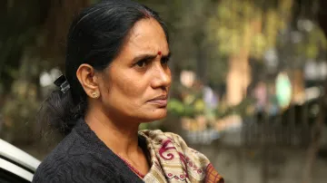 हैदराबाद के दरिंदों के एनकाउंटर पर बोलीं निर्भया की मां-पुलिस ने पेश की नजीर- India TV Hindi