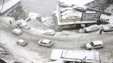आधे हिंदुस्तान में रिकॉर्ड तोड़ ठंड, दिल्ली-चंडीगढ़ में दर्ज किया गया मौसम का सबसे कम तापमान- India TV Hindi