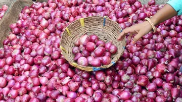 <p>Onion prices rise by 400 percent after March, prices of...- India TV Hindi