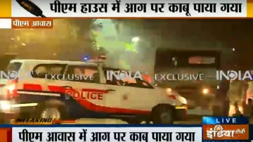 <p>आग पर काबू पाया गया</p>- India TV Hindi