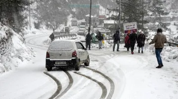<p>Traffic suspended on Jammu-Srinagar National Highway due...- India TV Hindi