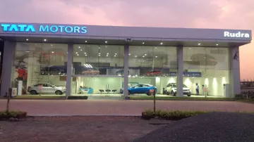 Tata Motors to add another 100 sales outlets for passenger vehicles this fiscal- India TV Paisa