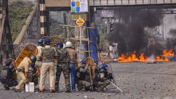 <p>Violent protests rock West Bengal, Mamata appeals for...- India TV Hindi