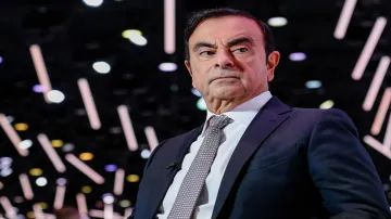 Nissan ex-boss Carlos Ghosn flee from Japan- India TV Paisa