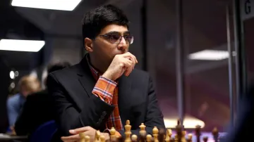 Another defeat to Vishwanathan Anand in the Legends Chess tournament- India TV Hindi