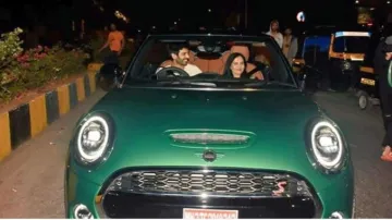 kartik aaryan gift car to mother- India TV Hindi