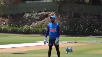 NZ vs IND : KL Rahul was seen practicing wicketkeeping in front of Bumrah-Saini's torrential bowling- India TV Hindi