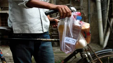 <p>Acid Sales </p>- India TV Hindi
