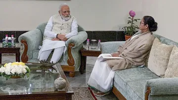 West Bengal CM Mamata Banerjee and Prime Minister Narendra Modi- India TV Hindi