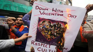 <p>Will not tolerate indecent behaviour on Valentine's day:...- India TV Hindi