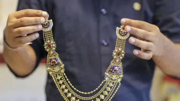Gems, jewellery exports dip 8.45 pc to Rs 21,146.59 cr in Jan- India TV Paisa