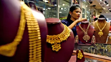 Gold futures, global cues, Gold, Gold price, Gold rate- India TV Paisa