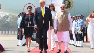 Know who is lady accompanying Melania Trump- India TV Hindi