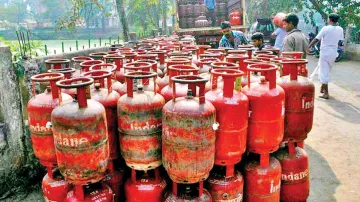 <p>Prices of non-subsidised 14 kg LPG gas in metros rise...- India TV Paisa