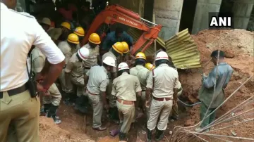 Wall Collapses- India TV Hindi