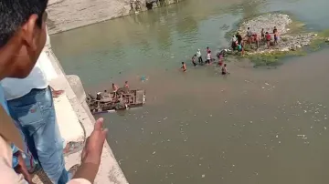 Many dead as bus with marriage party fell in River at Bundi Rajasthan- India TV Hindi
