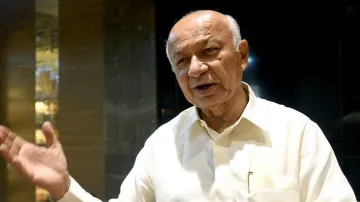 <p>Sushil Kumar Shinde</p>- India TV Hindi