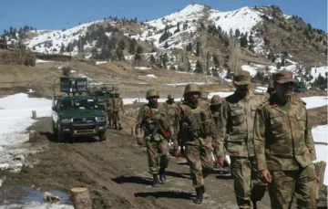 पाकिस्तानी सेना के अधिकारी (प्रतीकात्मक फोटो)- India TV Hindi